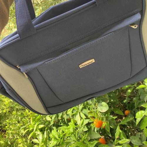 Diplomat laptop briefcase bag new, blue
