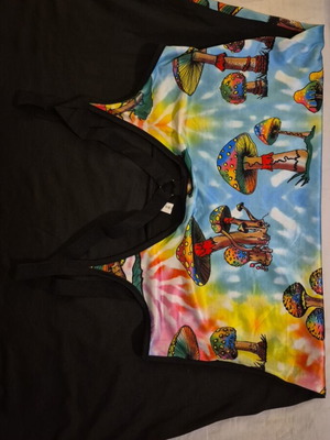 Dress with mushrooms like new, black and multicolored