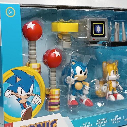 Sonic The Hedgehog & Tails diorama set new