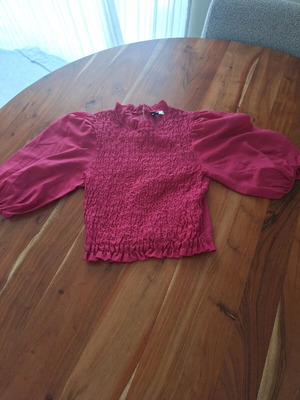 Divided H&M Smocked Crop Top μπορντό σαν καινούργιο με puff μανίκια, Small