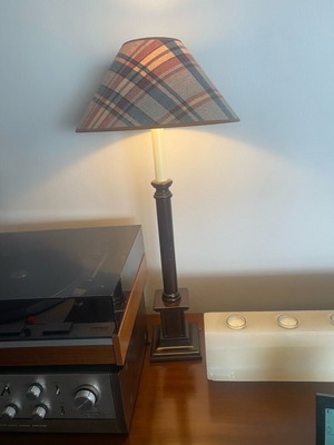 Table lamp like new with plaid shade and wooden base