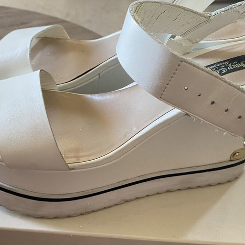 Juicy Couture white platform sandals with gold details size 40 used