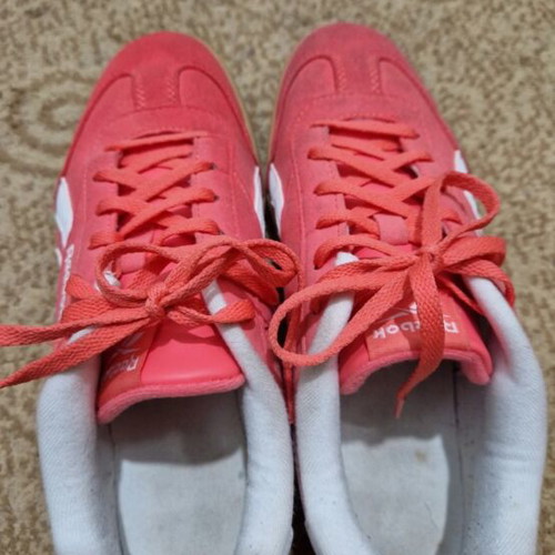 Reebok sneakers women's size 38.5 like new, pink