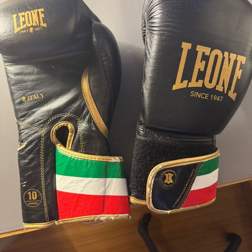 Leone 1947 Italy ’47 Boxing Gloves 10oz used, black and gold