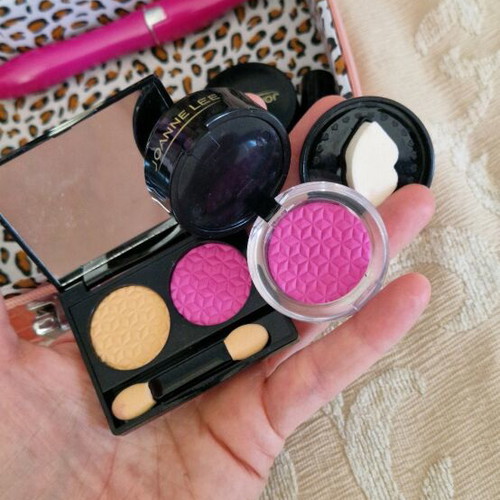 Plastic make up for kids used, many pieces