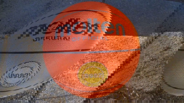 Μπάλα μπάσκετ Molten B982
