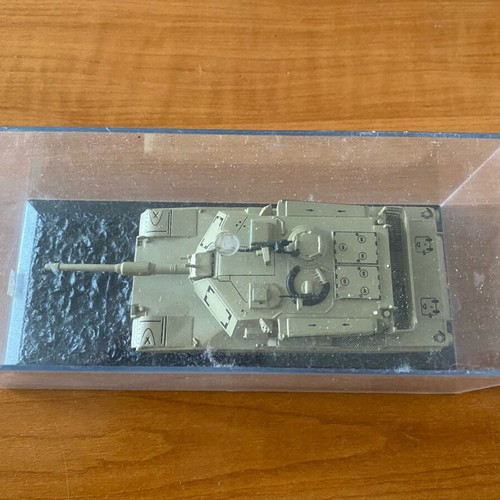 Abrams Iraq 2003 battle tank miniature used, collectible