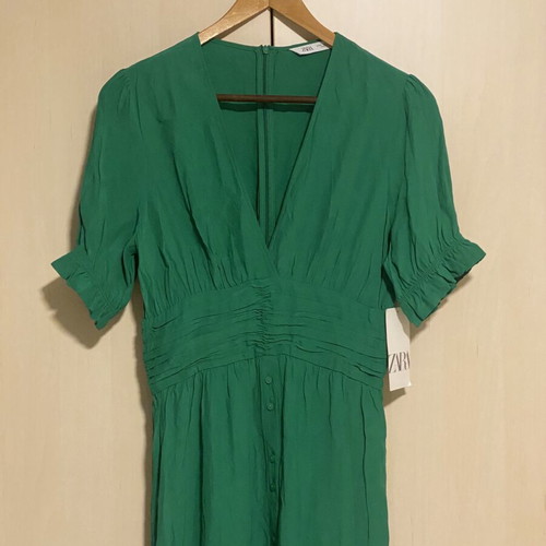 Zara dress new, green viscose midi with buttons and elastic sleeves