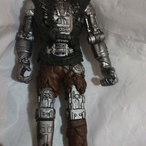 Terminator Salvation Battle Damaged T-600 Robot Action Figure 2009 used, no weapons