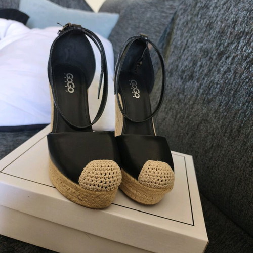 GoGo Shoes platforms new, high 10 cm, black-beige, size 38