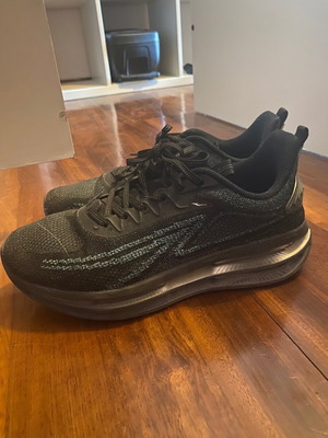 Erke Cushioning Ανδρικά Αθλητικά Παπούτσια Running Μαύρα σαν καινούργια