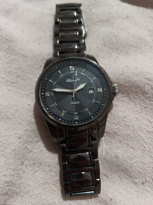 Mean watch like new, needs battery