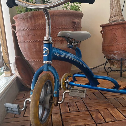 Giant Li’l children's tricycle used with removable handle