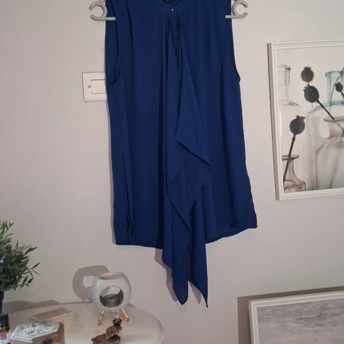H&M Shirt M like new, blue, airy with buttons and scarf detail