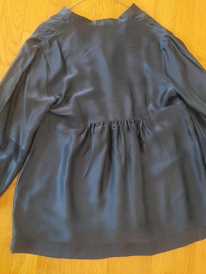 Purple satin Lucifair shirt like new with sheer details size 50