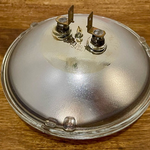 IKI SB4001RE Japan car headlights new, set of 2 pieces