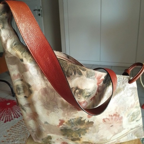Condor leather bag like new, crossbody, beige and brown