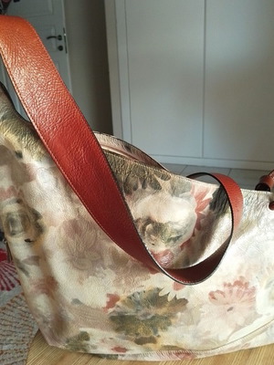 Condor leather bag like new, crossbody, beige and brown