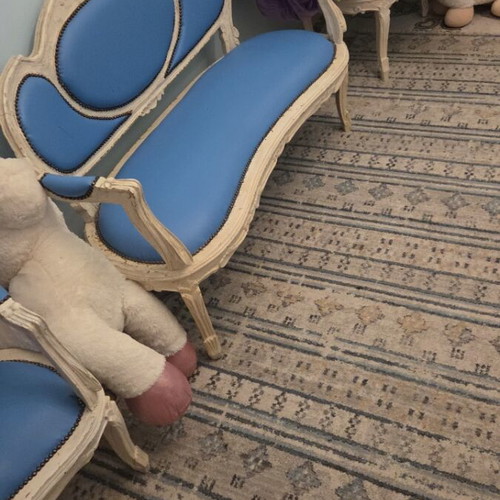 Rug 2m × 3m used, needs cleaning
