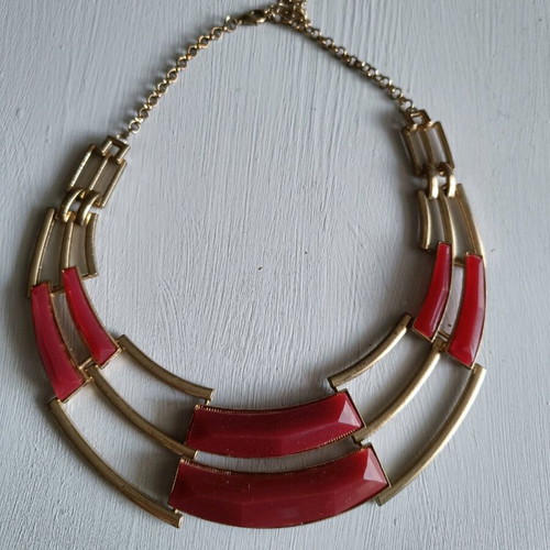Necklace stainless with dark red stones like new