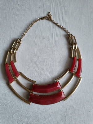 Necklace stainless with dark red stones like new