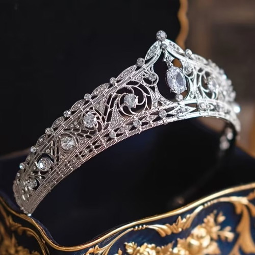 Bridal tiara with crystal rhinestones, new