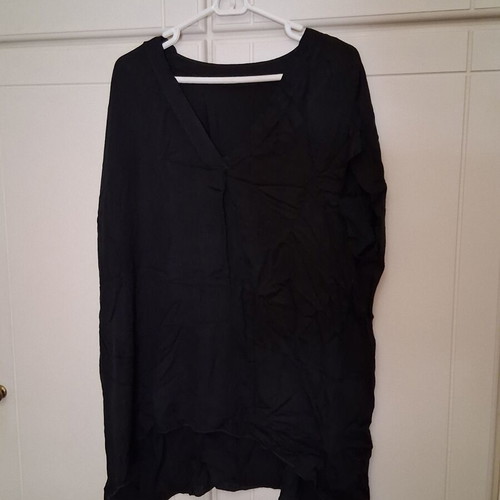 Shirt black comfortable V-neck asymmetrical hem like new