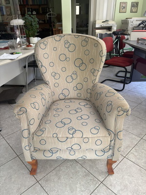 Vintage modern bergere armchair with wooden legs