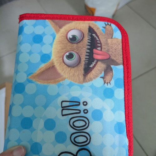 Children's school pencil case used in very good condition