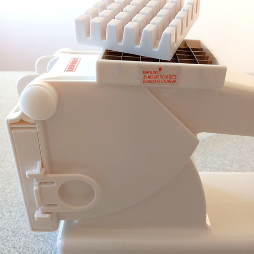 Leifheit vegetable cutter like new with non-slip base