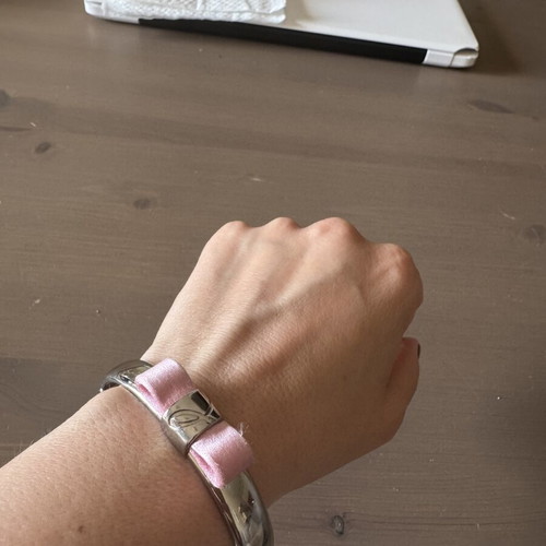 Bracelet designed by Doukas Chatzidoukas for Estée Lauder, like new, breast cancer prevention