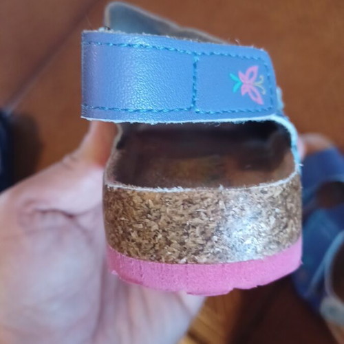 Encanto kids summer sandals size 25 like new, purple