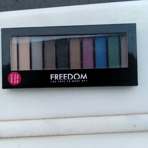 Freedom eyeshadow palette with 10 shades new