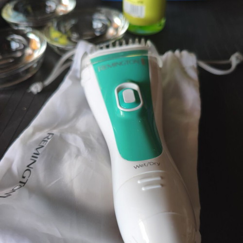 Remington women's shaver, wet and dry use