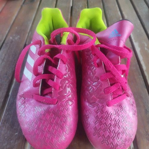 Adidas football shoes size 33 like new