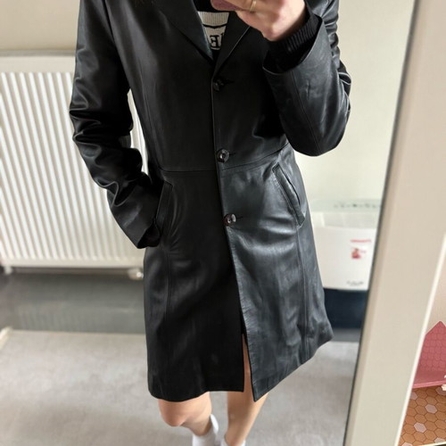 Leather trench coat size M like new, black