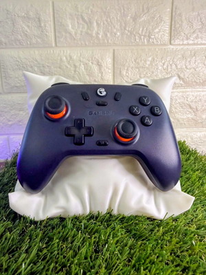 Controller Pillow Stand like new, 3D printed plastic