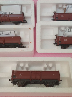 Roco HO Scale Commercial Wagons pack of 5 like new