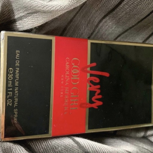 Carolina Herrera Very Good Girl Eau de Parfum 30ml new, authentic