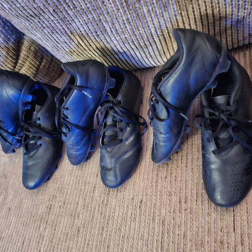 Ποδοσφαιρικά παπούτσια Adidas Predator Club σαν καινούργια, 3 ζευγάρια 39,5-43,5
