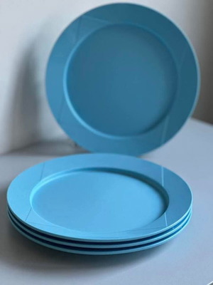 Tupperware picnic plates set of 4, 23cm diameter, new