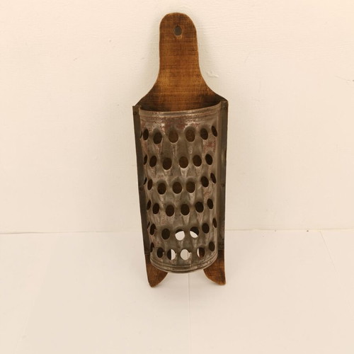 Wooden grater vintage 1960s used
