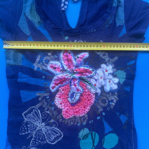 Desigual Vintage Y2K Boho Floral Sequined T-shirt Size XS like new