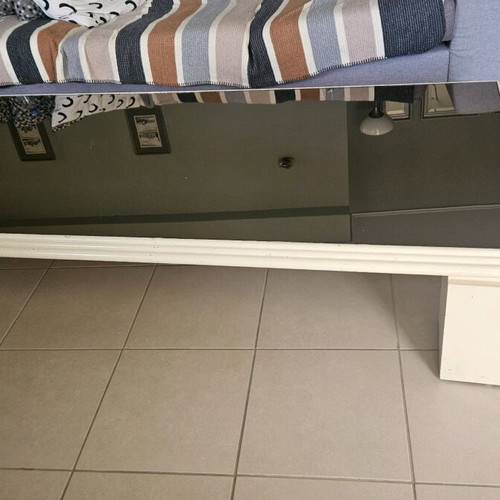 Modern living room table with lacquer and mirror in excellent condition