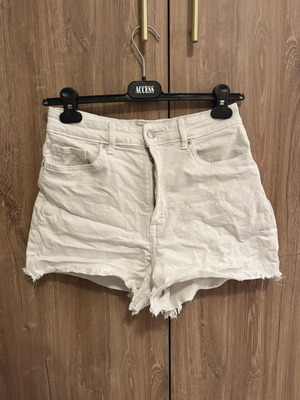 H&M White High-Waisted Shorts used, size M 38 10