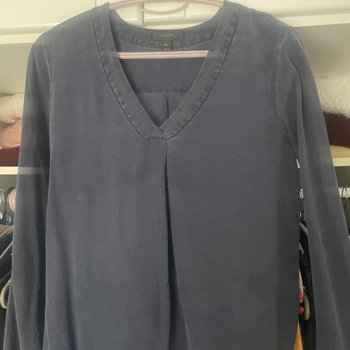 J.CREW women's shirt like new, dark blue with neckline