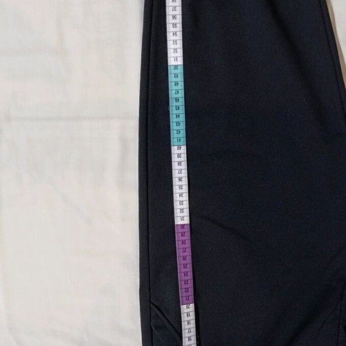 Capri pants black like new with pockets and elastic waist