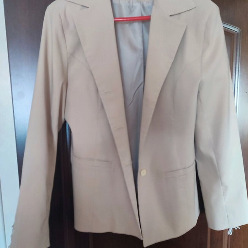 Women's pant and jacket set size M like new beige unused