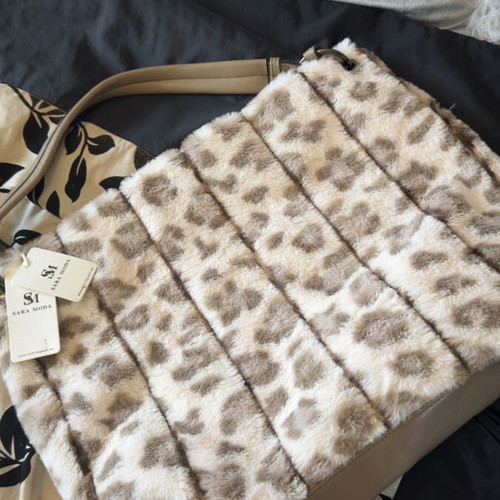 Sara Moda handbag with fur and animal print details, new