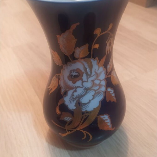 Porcelain set with gilded paint like new